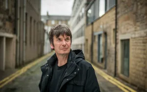 Ian Rankin, chụp ảnh tại Edinburgh năm 2017. Tín dụng : Chris Watt
