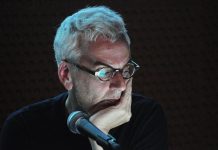 Làm một bài thơ: Geoffrey G. O’Brien về “Tia sáng”